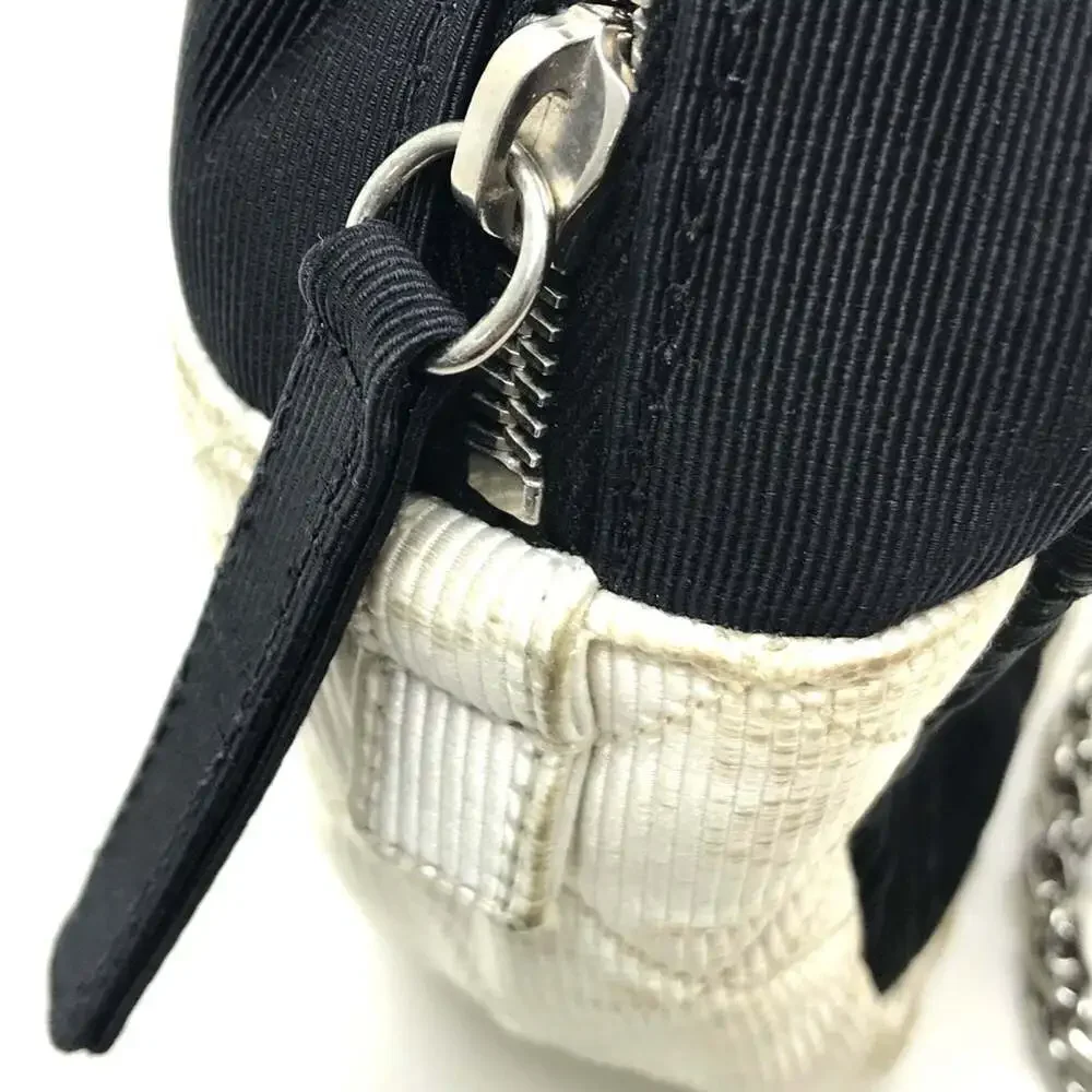 CHANEL Black Shoulder Bag
